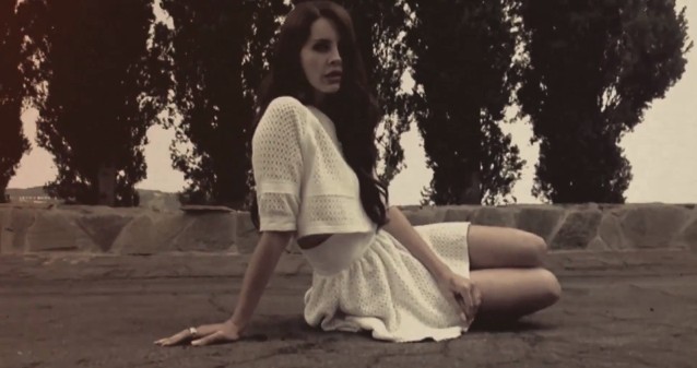 white-knitted-zipped-top-skirt-lana-del-rey-summertime-sadness